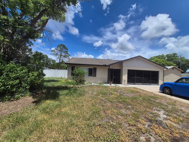 Building Photo - 332 Upland Ave