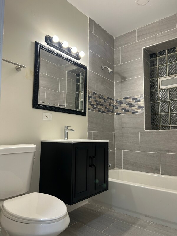 Building Photo - 51 W 74th St