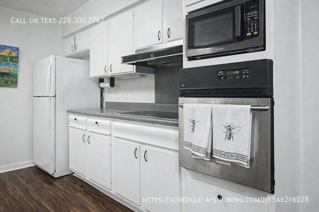 Foto del edificio - 883 Rustwood Dr
