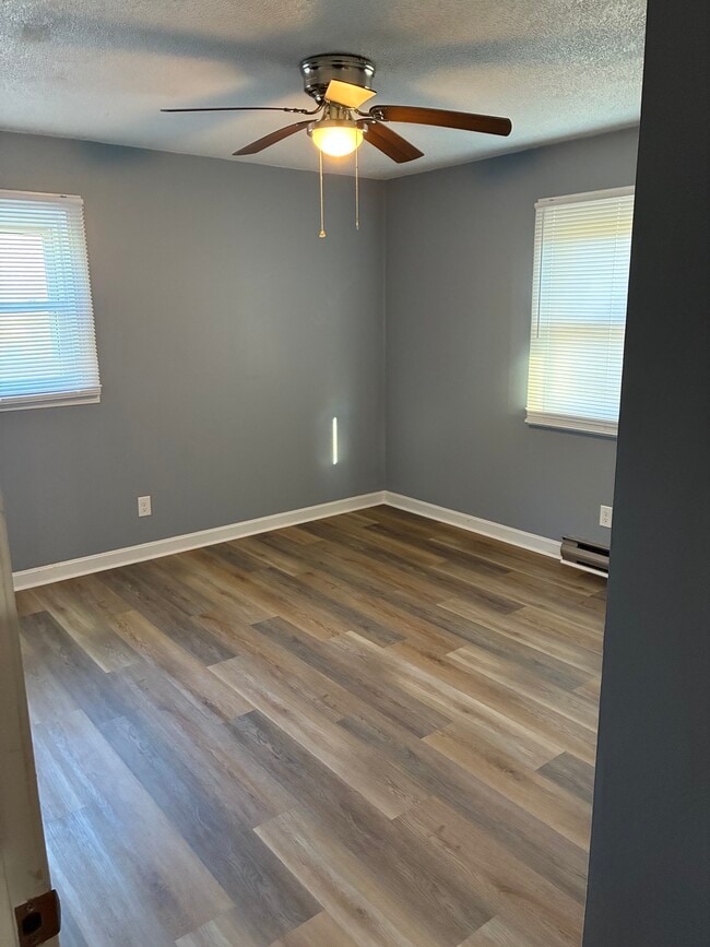 Building Photo - 129 Vinson Rd