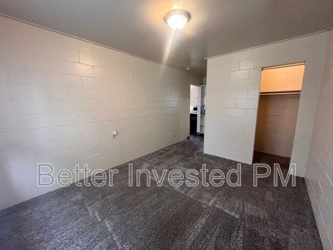 Foto del edificio - 560 Talmage Rd