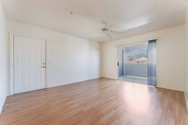 Building Photo - Modern 1-Bedroom Oasis: Prime Location!