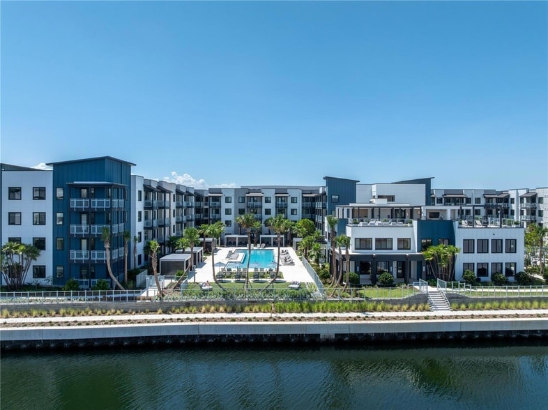 Primary Photo - 5127 W Tyson Ave