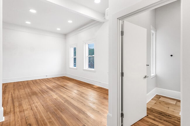 Building Photo - Cates Block