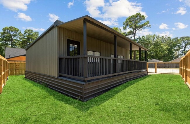 Building Photo - 10880 Sleepy Hollow Rd