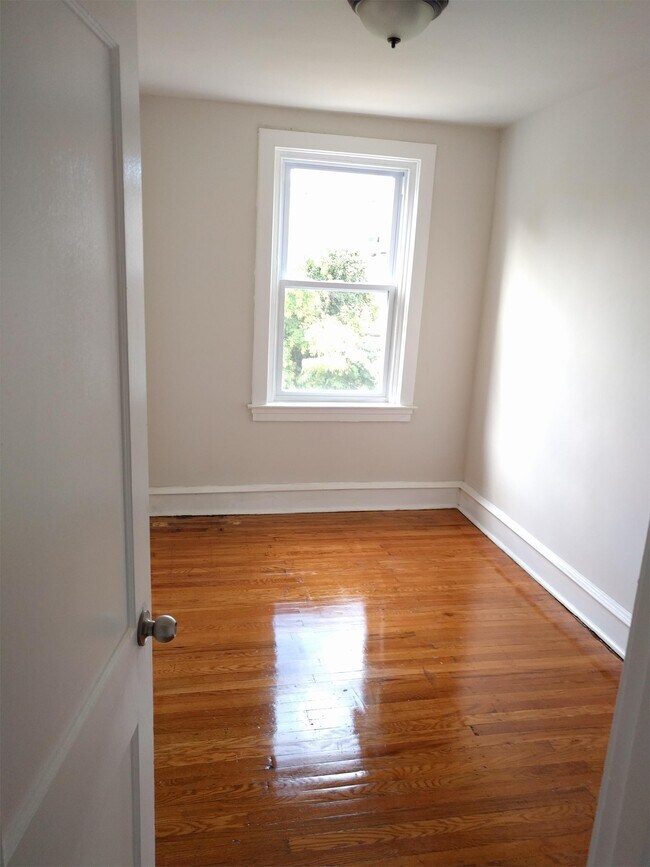 Foto del edificio - 865 E Price St