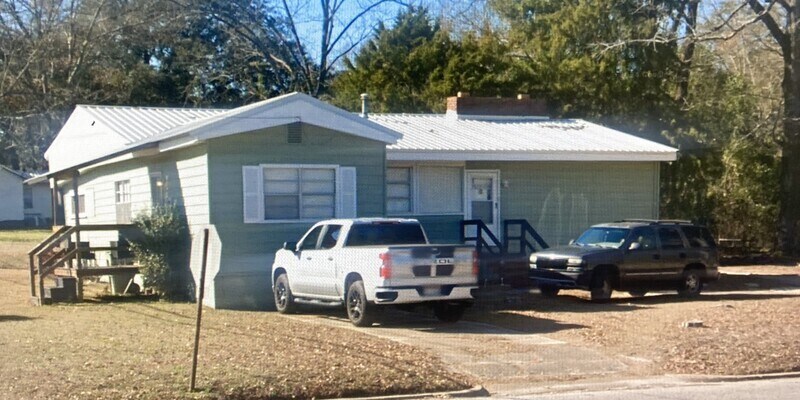Primary Photo - 878 Mathews Ave