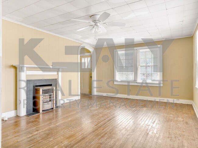 Building Photo - 324 General Mouton Avenue