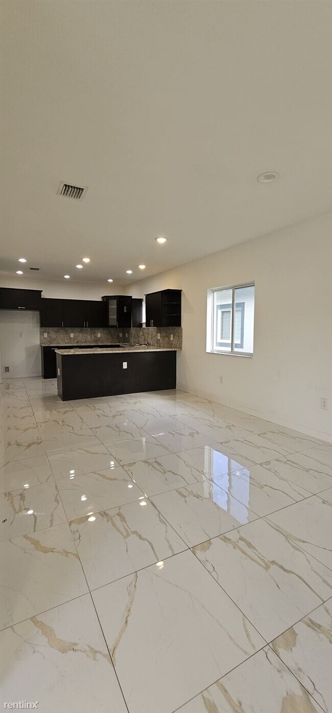 Building Photo - 4 br, 2 bath House - 1960 NW 48th St Unit ...