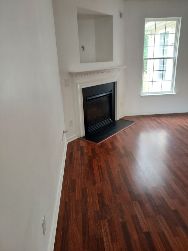 Building Photo - 3824 Maribeau Woods Dr