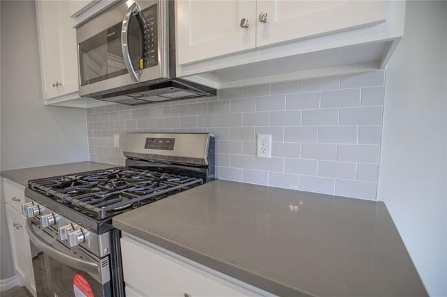 Building Photo - 9105 NW 127th St