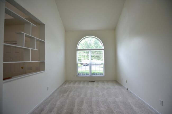 Building Photo - 8280 Camile Rd