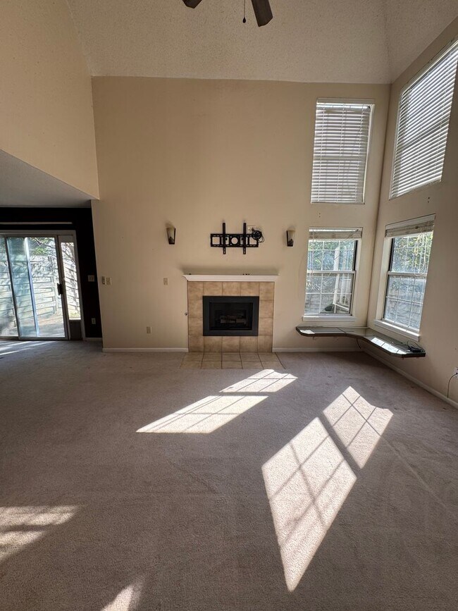 Foto del edificio - 3708-3710 Prescott Dr