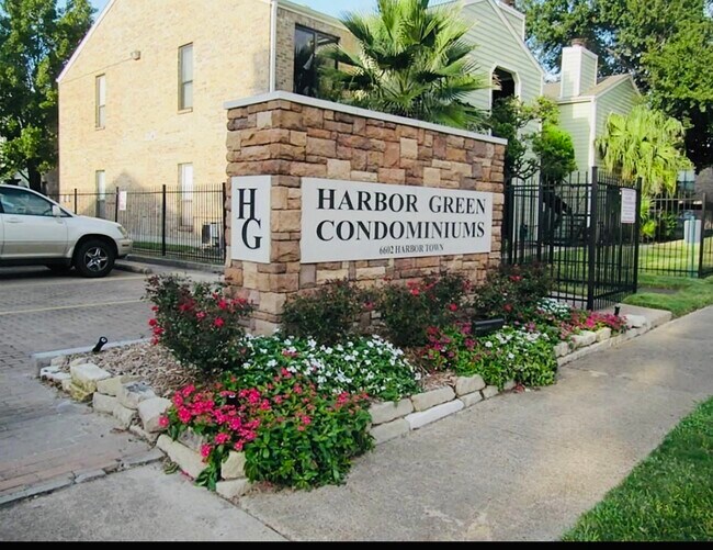 Foto del edificio - 6602 Harbor Town Dr