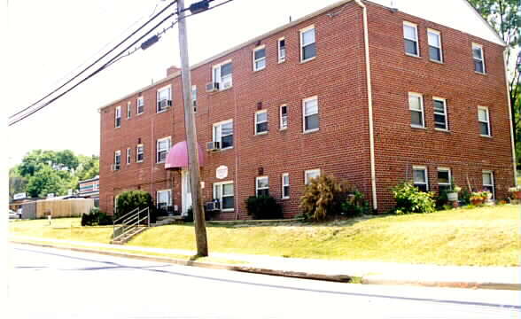 Hunginton Square Apartments - Huntington Square Apartments