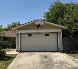 Building Photo - 8427 Dixon Ridge Dr