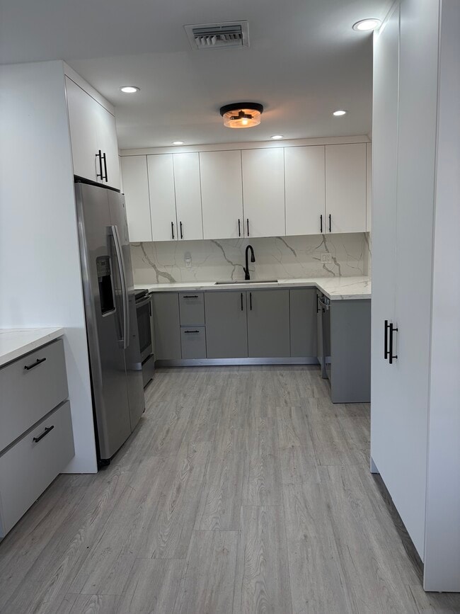 Marble Kitchen - 1110 SW 31st St