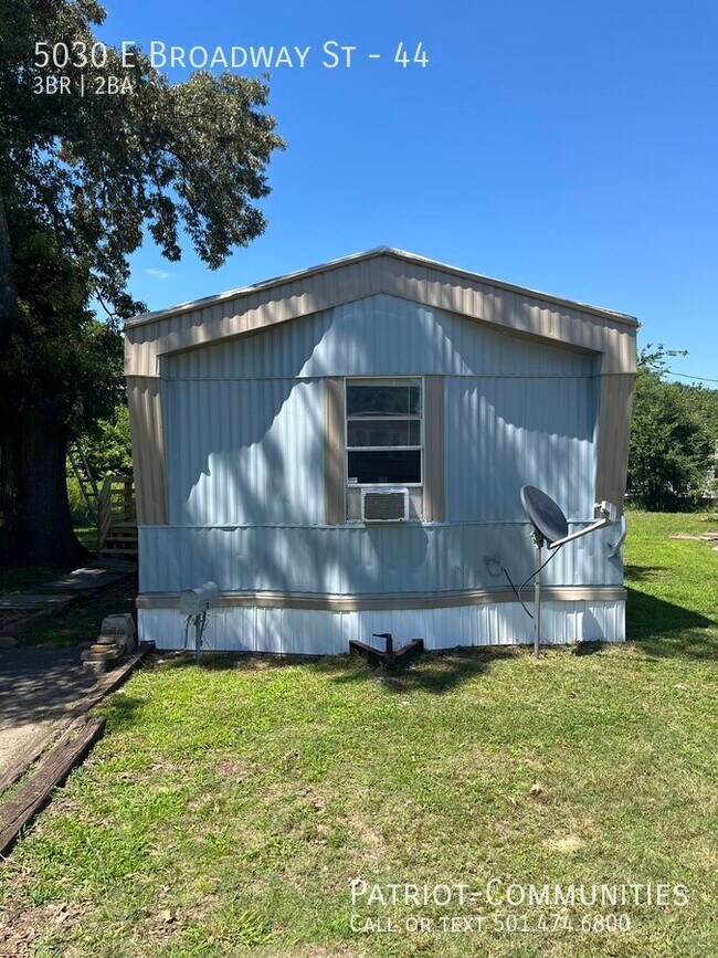 Foto del edificio - 5030 E Broadway St