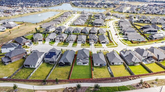 Foto del edificio - 2445 Whisper Frst Dr