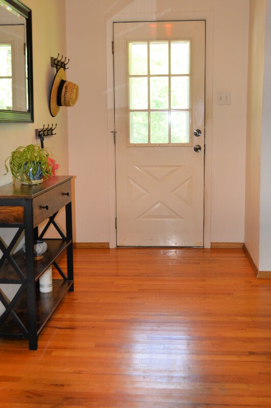 Foto del edificio - 6480 Meadow Ln