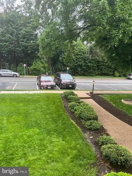 Foto del edificio - 3915 Lyndhurst Dr