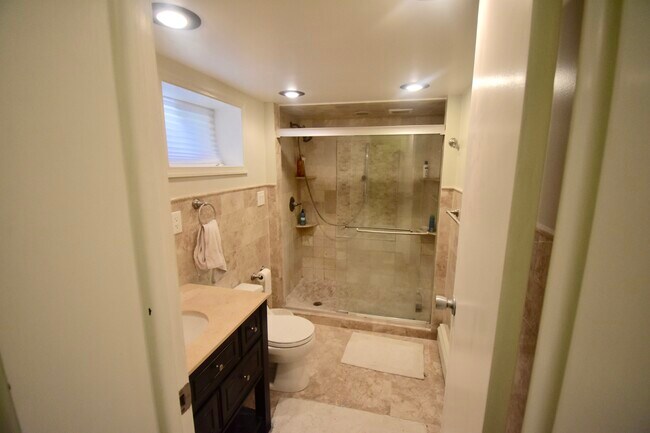 bathroom - 29 E Homestead Ave