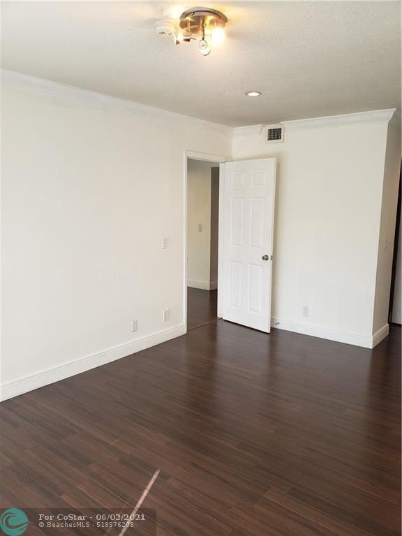 Foto del edificio - 7900 Camino Cir