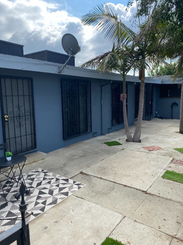 Photo - 2916 W Century Blvd Apartment