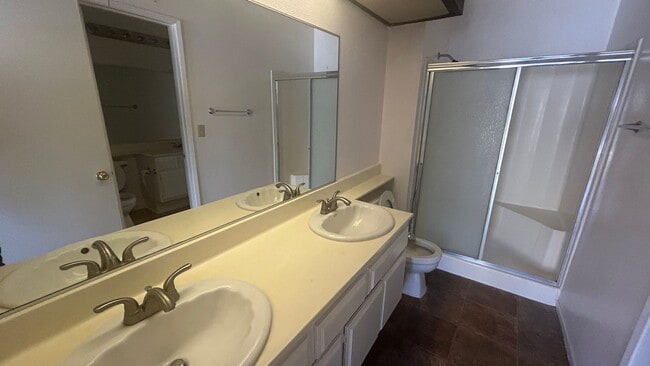 Building Photo - Spacious 3 Bedroom Condo for Rent in Colton
