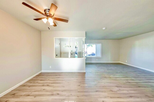 Foto del edificio - 3 br, 2 bath House - 6236 N Bond St