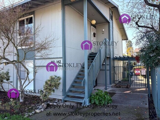 Foto del edificio - 1036 Oak Grove Rd