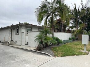 Building Photo - 2641 Santa Ana Ave