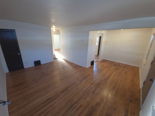 Building Photo - A Little House with Big Heart - SECTION 8 FRIENDLY