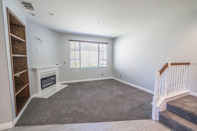 Building Photo - COMING SOON! Village Walk 2 Bedroom for Re...