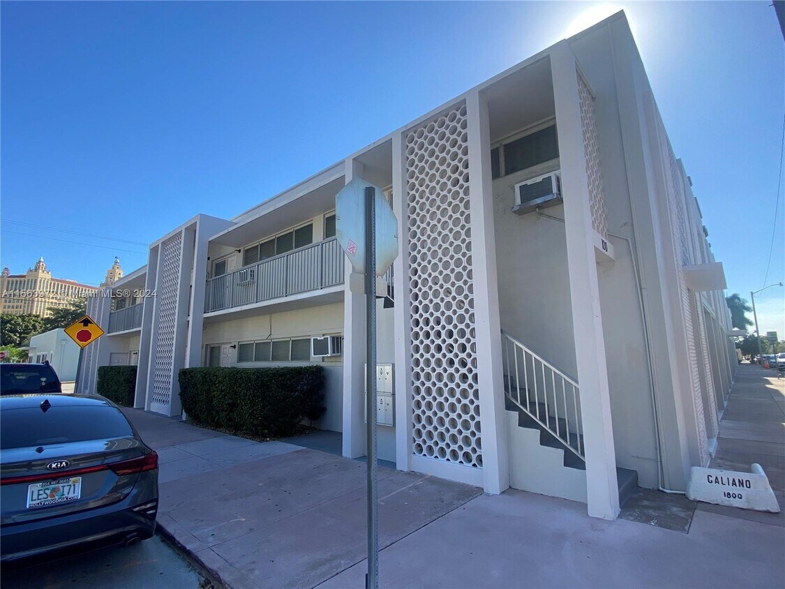 Primary Photo - 100 Madeira Ave