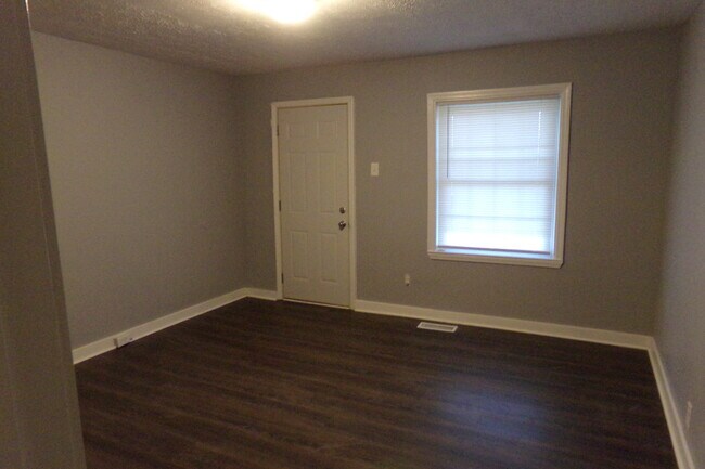 Foto del edificio - 229 E Southern Heights Ave