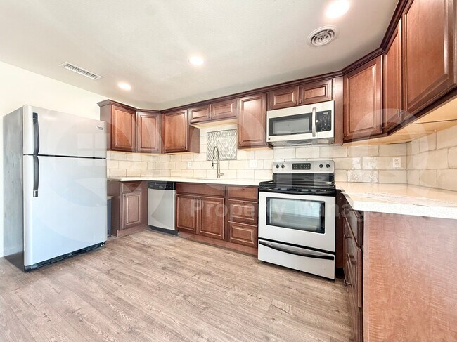 Foto del edificio - 4039 E Friess Dr