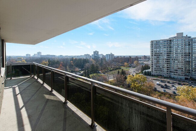 Photo du bâtiment - 100 Dundas Street