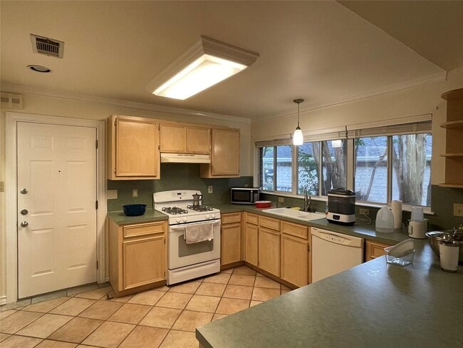 Building Photo - 603 Greenfield Cove