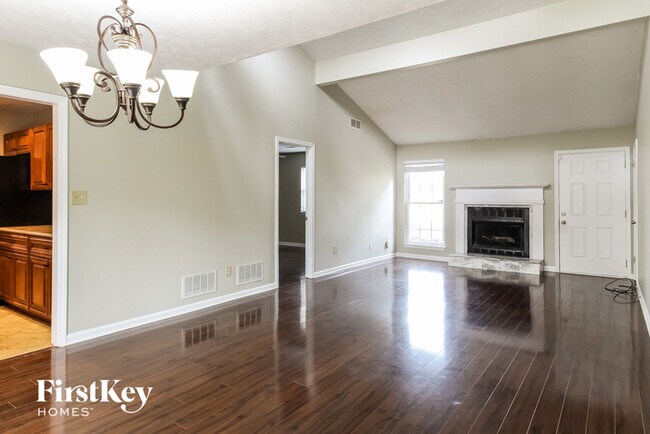 Foto del edificio - 816 Emerald Forest Cir SW