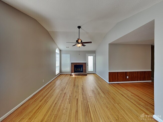 Building Photo - 9325 Oren Thompson Rd