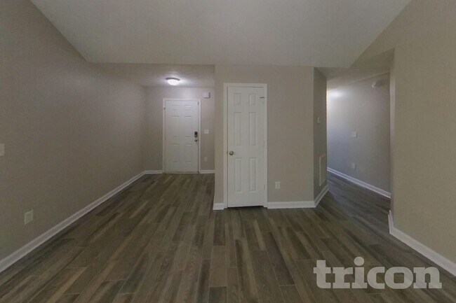 Foto del edificio - 1411 Pebble Ridge Ln