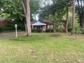 Building Photo - 4235 Hickory Dr