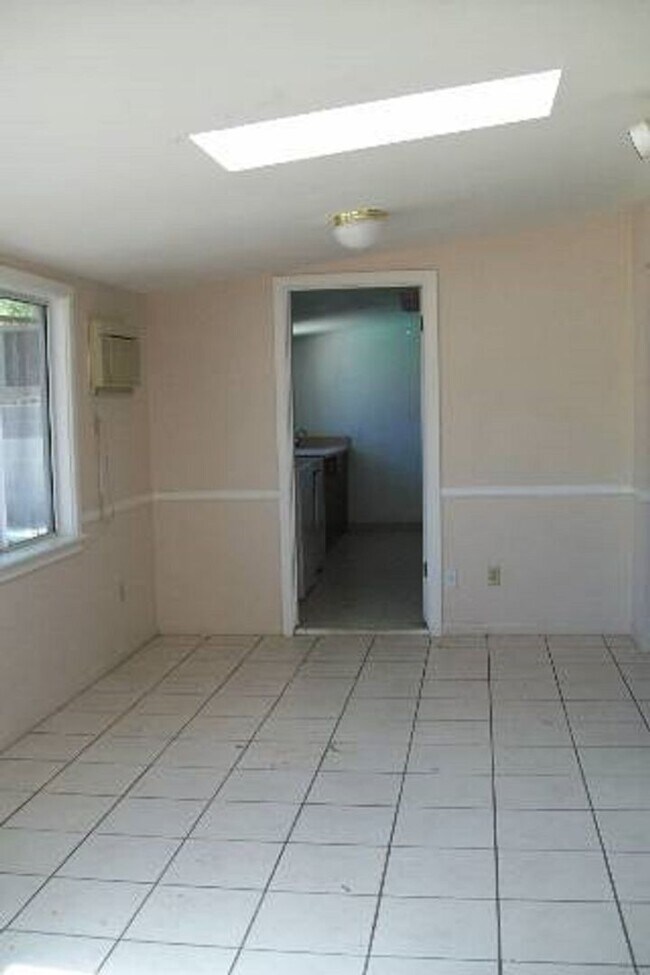 Foto del edificio - Spacious 4 Bed Home with Pool & Arizona Room