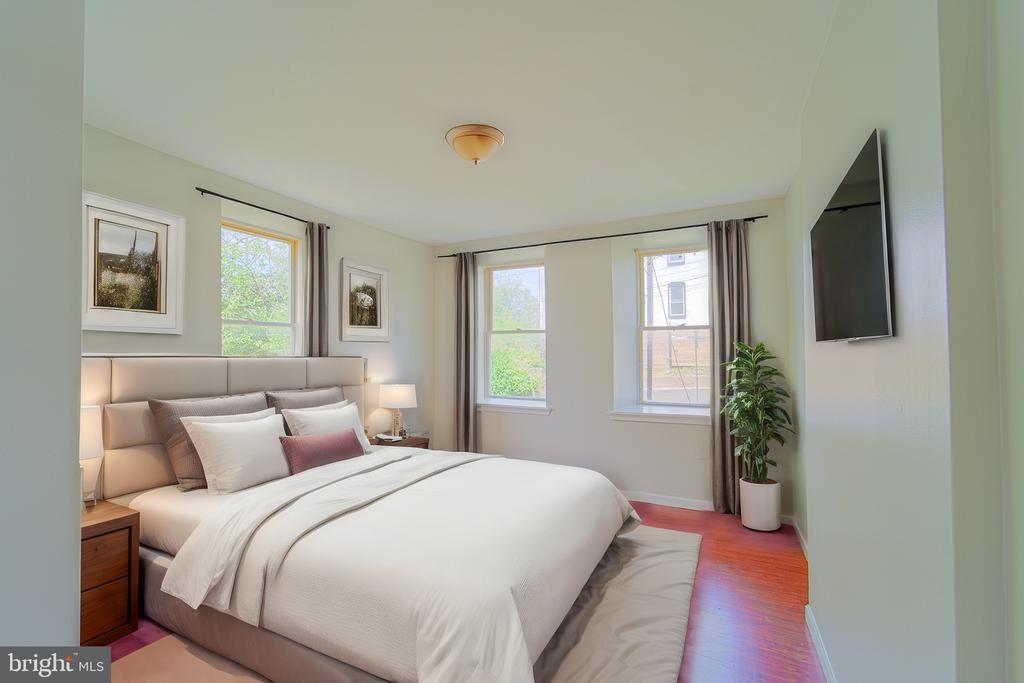 Foto principal - 2860 W Baltimore St