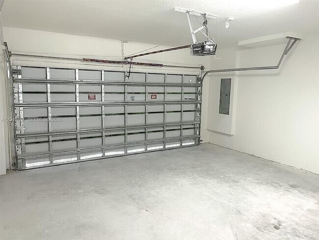 Foto del edificio - 4619 NW 83rd Pkwy