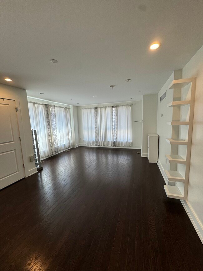 Foto del edificio - 1521 N Franklin St