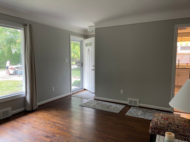 Foto del edificio - 503 Ellen Ave