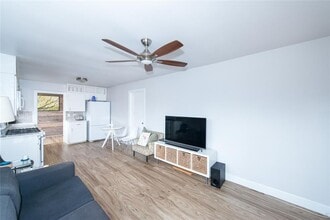 Building Photo - 1715 Taylor Gaines St