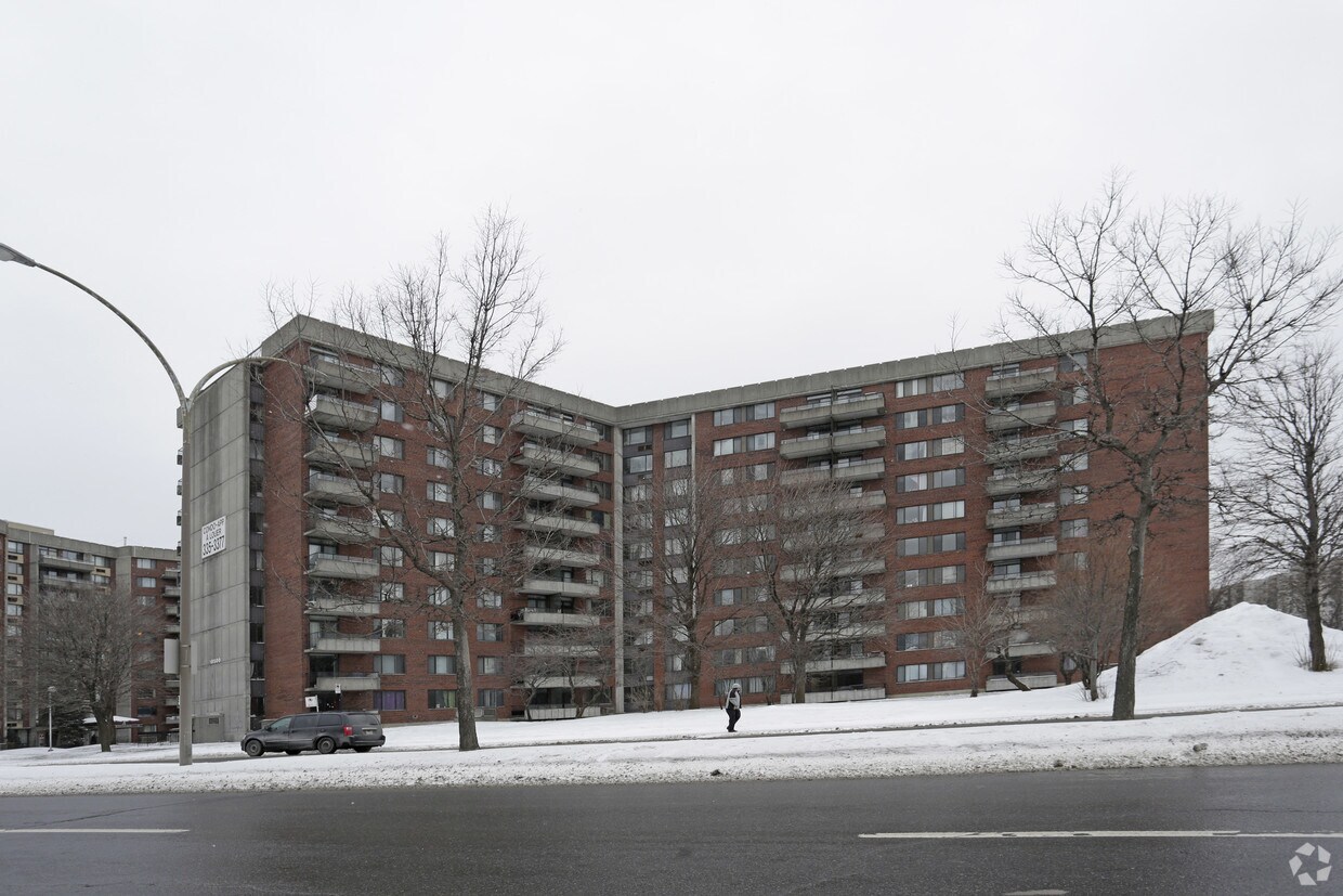 Building Photo - 10500 de l'Acadie